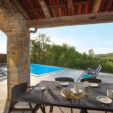 Villa Daymond Buje
